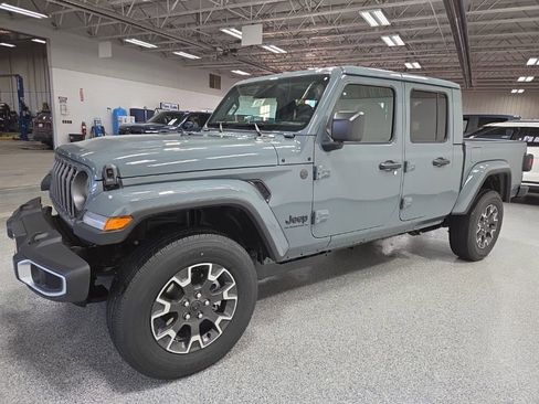 New 2026 Jeep Gladiator Sport image 3