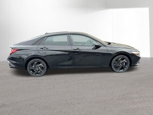 New 2026 Hyundai Elantra Sport image 39