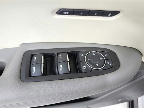 Used 2021 Cadillac XT6 Premium Luxury image 38