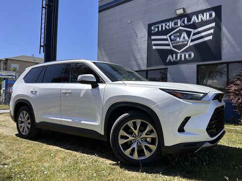 Used 2024 Toyota Grand Highlander AWD Hybrid image 1