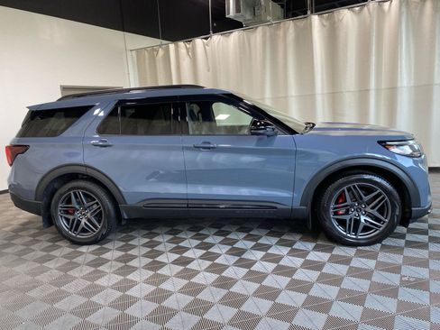 Used 2025 Ford Explorer ST AWD/4WD image 15