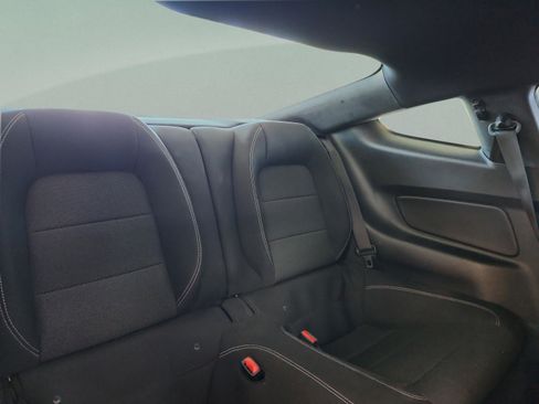 Used 2016 Ford Mustang Coupe RWD image 17