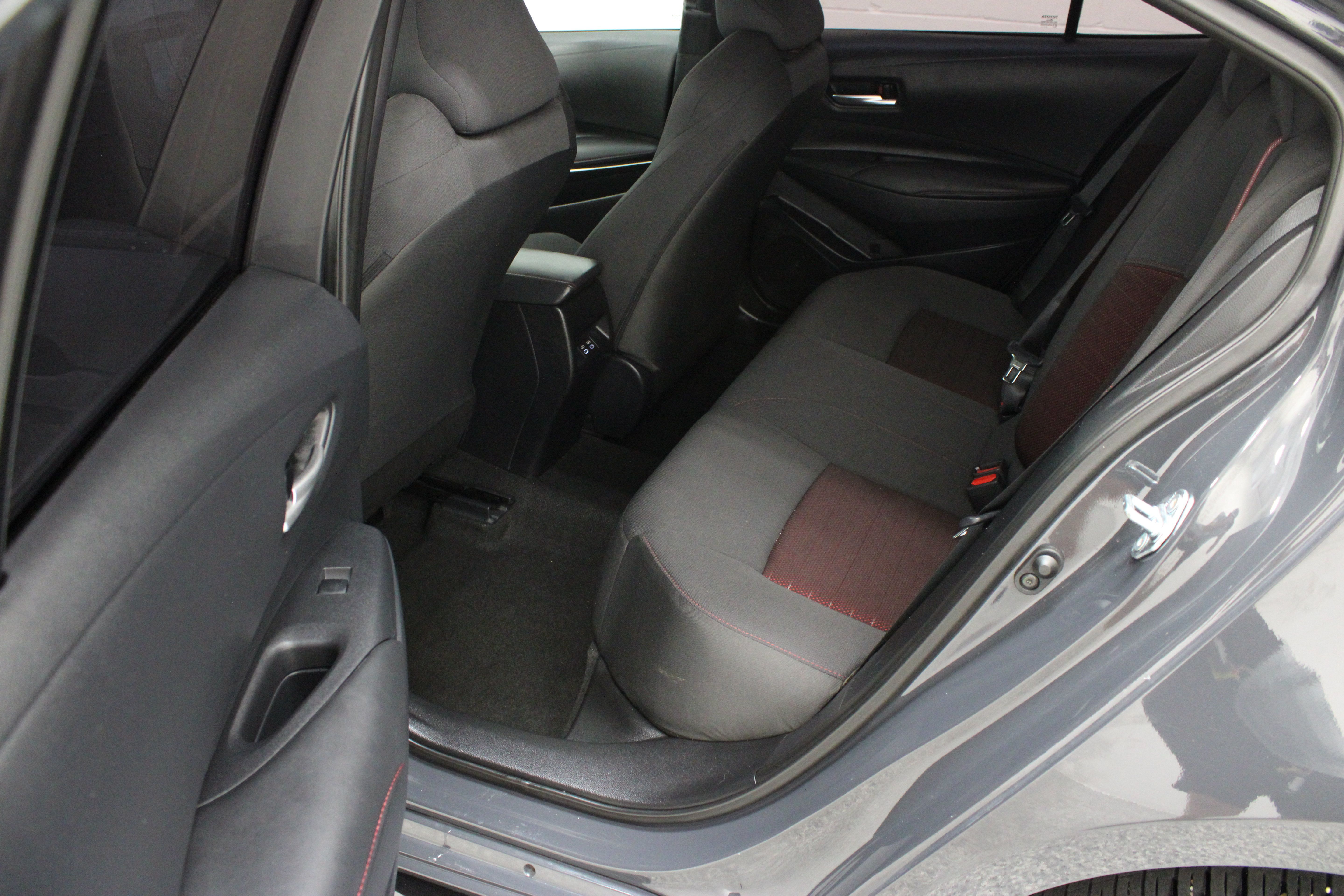 Used 2025 Toyota Corolla SE FWD image 26