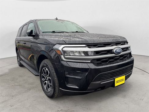 Used 2022 Ford Expedition XLT image 6