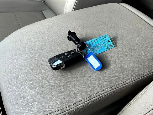 Used 2021 Volkswagen Atlas SEL image 10