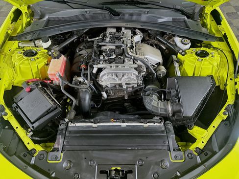 Used 2020 Chevrolet Camaro LS RWD image 27