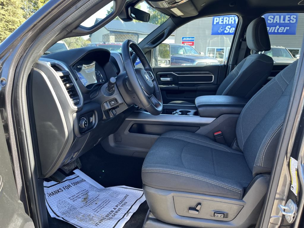 Used 2024 RAM 3500 Big Horn w/ Night Edition AWD/4WD image 21