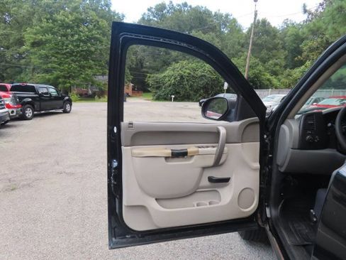 Used 2013 Chevrolet Silverado 1500 W/T AWD/4WD image 11