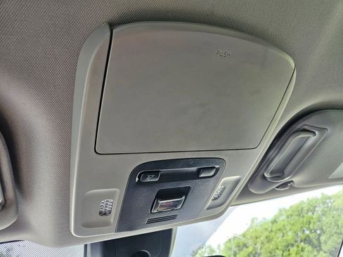 Used 2024 Toyota Camry SE image 27