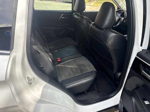 Used 2023 Mitsubishi Outlander SE AWD/4WD image 23