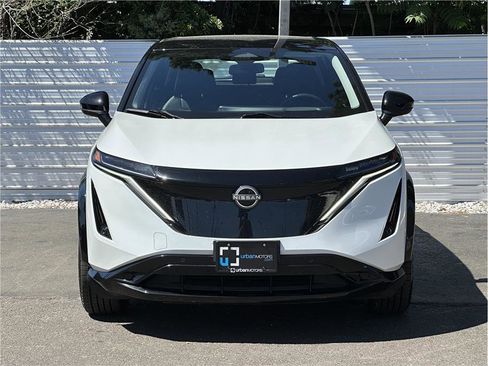 Used 2023 Nissan Ariya AWD image 7