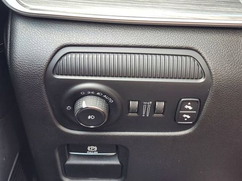 Used 2024 Jeep Wagoneer L Series II w/ Flexible Seating Group AWD/4WD image 21