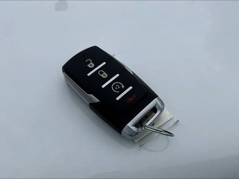 Used 2024 RAM 1500 Laramie image 10