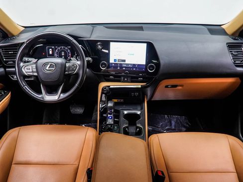 Used 2025 Lexus NX 250 FWD w/ Accessory Package (Z2) image 6