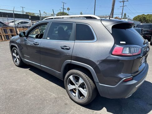 Used 2019 Jeep Cherokee Limited FWD image 18