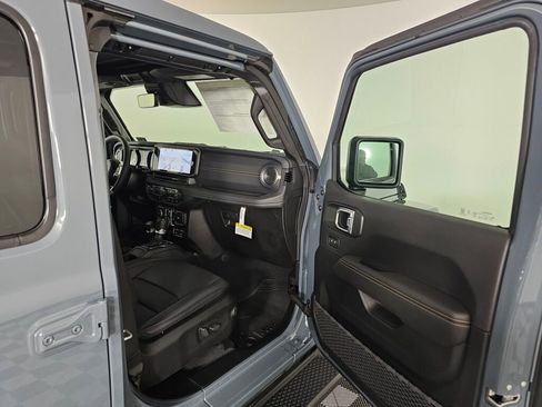 New 2026 Jeep Wrangler Unlimited Sahara AWD/4WD image 37