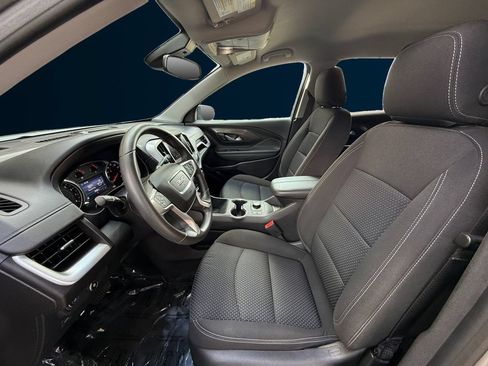 Used 2024 GMC Terrain SLE w/ Driver Convenience Package FWD image 10