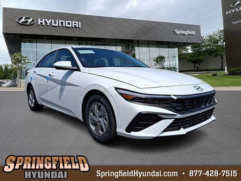 New 2026 Hyundai Elantra SE FWD image 1