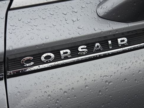 Used 2022 Lincoln Corsair Reserve w/ Elements Package FWD image 16