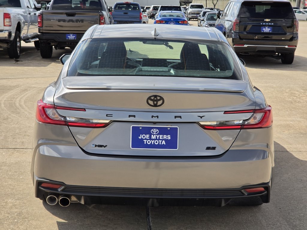 Used 2025 Toyota Camry SE w/ Convenience Package FWD image 8
