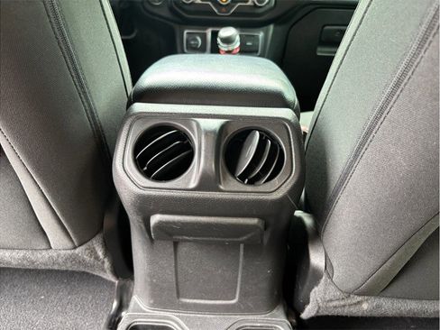 Used 2021 Jeep Wrangler Unlimited Willys AWD/4WD image 30