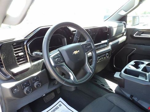 Certified 2025 Chevrolet Silverado 1500 LT AWD/4WD image 15