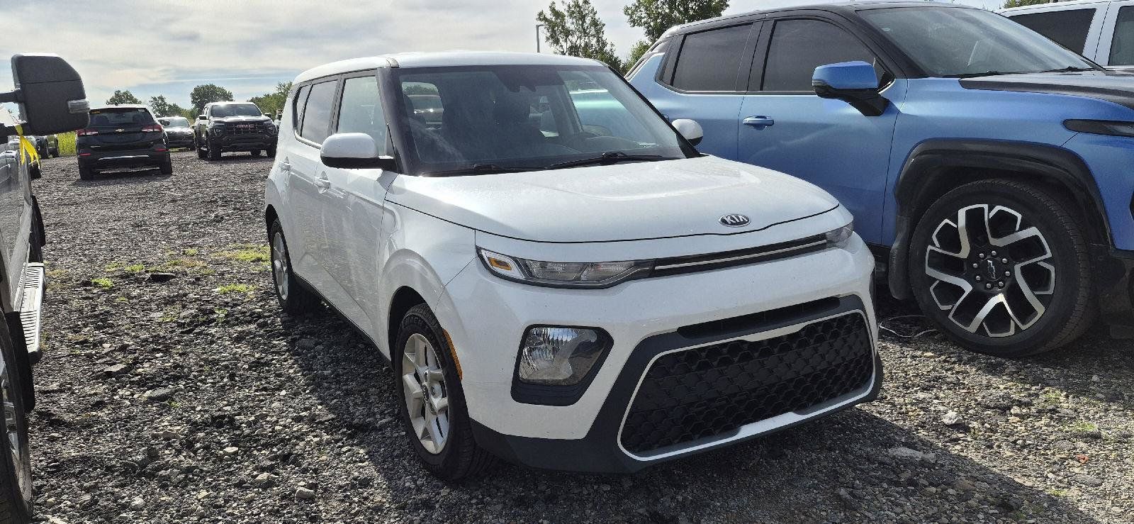 Used 2020 Kia Soul S FWD image 2