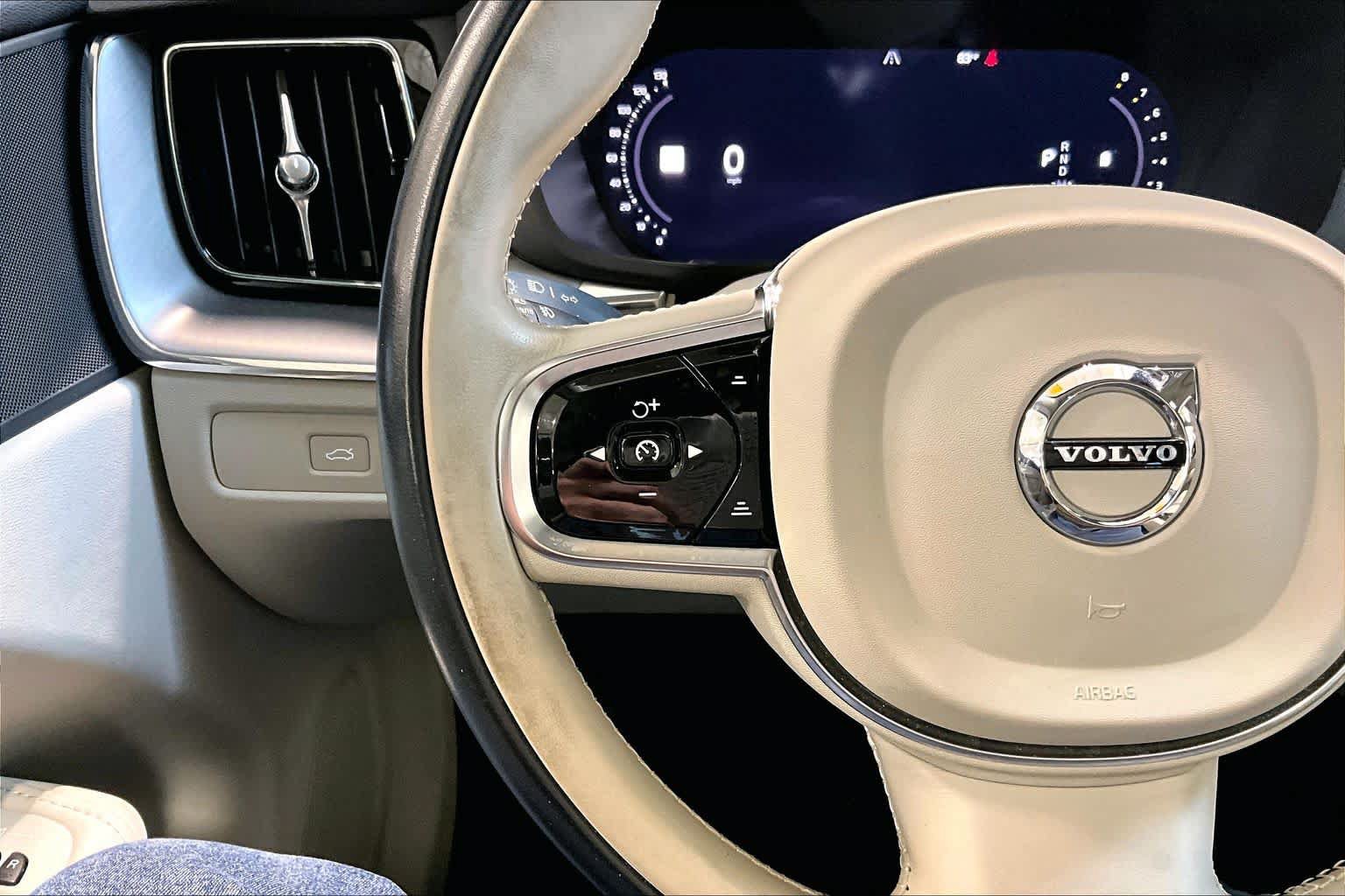 Certified 2024 Volvo XC60 B5 Core w/ Protection Package Premier AWD/4WD image 23