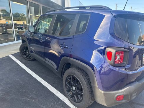 Used 2021 Jeep Renegade Latitude w/ Sun & Sound Group FWD image 6