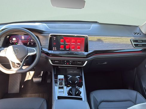 New 2026 Volkswagen Atlas SEL AWD/4WD image 13