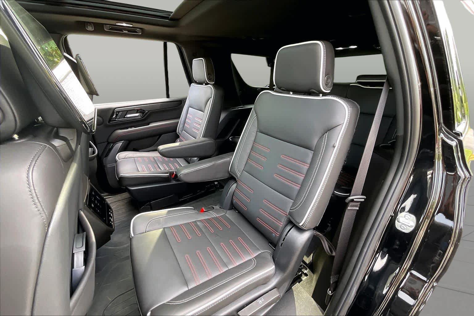 Used 2025 GMC Yukon AT4 Ultimate w/ LPO, Floor Liner Package AWD/4WD image 39