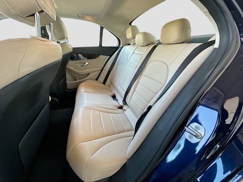 Used 2019 Mercedes-Benz C 300 Sedan image 24