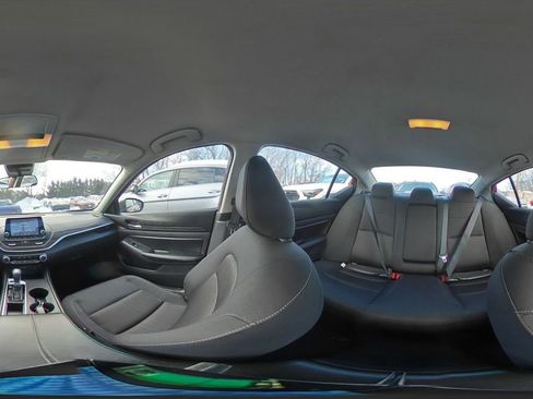 Used 2025 Nissan Altima 2.5 SV image 42