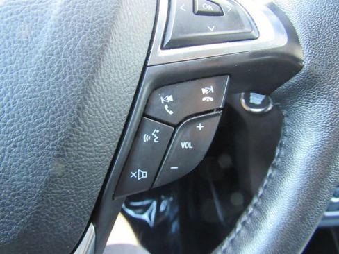 Used 2022 Ford Edge SEL w/ Sport Appearance Package image 41