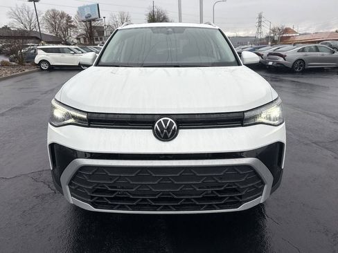 New 2025 Volkswagen Taos SE image 2
