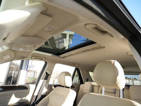 Used 2017 Mercedes-Benz GLE 400 4MATIC image 25