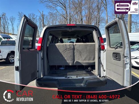 Used 2020 Chevrolet Express 3500 LS RWD image 7
