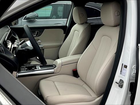 Used 2025 Mercedes-Benz GLA 250 4MATIC image 7