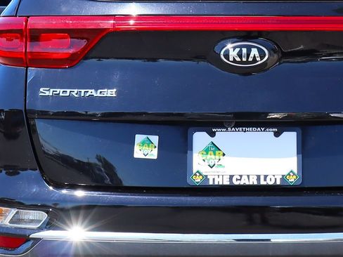 Used 2022 Kia Sportage LX FWD image 19
