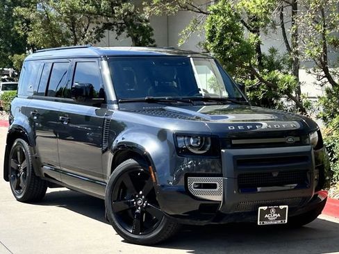 Used 2024 Land Rover Defender 110 X-Dynamic SE AWD/4WD image 2