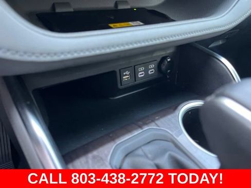 Used 2023 Toyota Highlander Limited FWD image 26