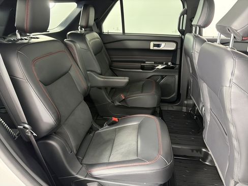 Used 2023 Ford Explorer ST-Line w/ Class IV Trailer Tow Package image 29