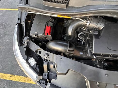 Used 2018 Mercedes-Benz Metris Passenger image 53