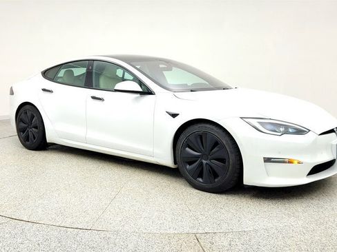 Used 2023 Tesla Model S image 3