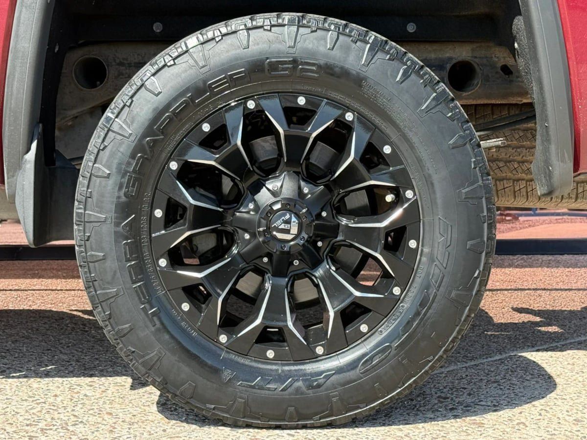 Used 2015 GMC Sierra 1500 SLE w/ SLE Value Package AWD/4WD image 28