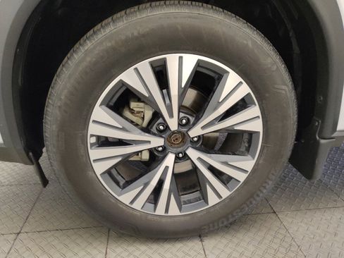 Used 2022 Nissan Rogue SV image 31