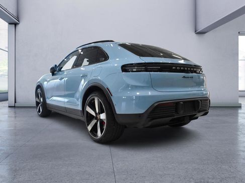 Used 2025 Porsche Macan 4S Electric AWD/4WD image 3