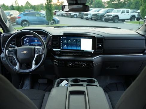 Used 2025 Chevrolet Silverado 1500 LT AWD/4WD image 24