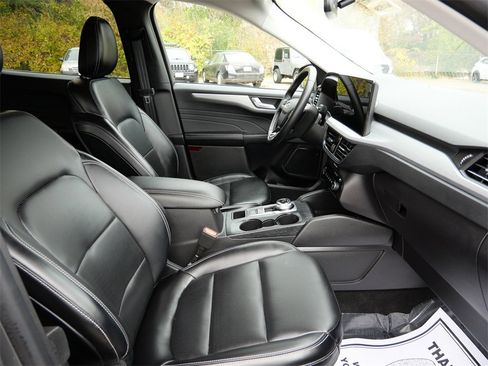 Certified 2024 Ford Escape Platinum image 8