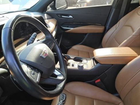 Used 2024 Cadillac XT4 Premium Luxury FWD image 6